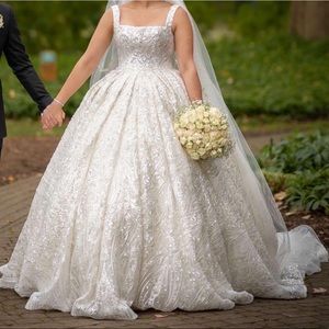 Wedding gown/headpiece/veil